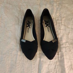Ladies Ann Klein Sport Navy shoes worn once
